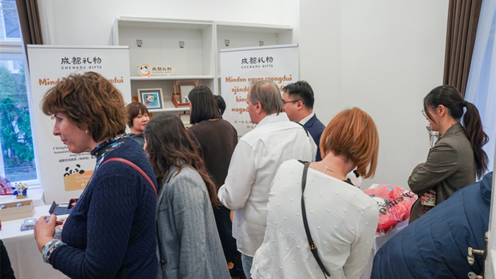 成都文化旅游(匈牙利)推介會暨成都禮物特展現(xiàn)場.jpg